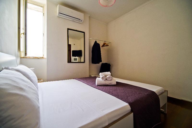 Bed And Travel Apartment Dogana Regia 15 Salerno Dış mekan fotoğraf