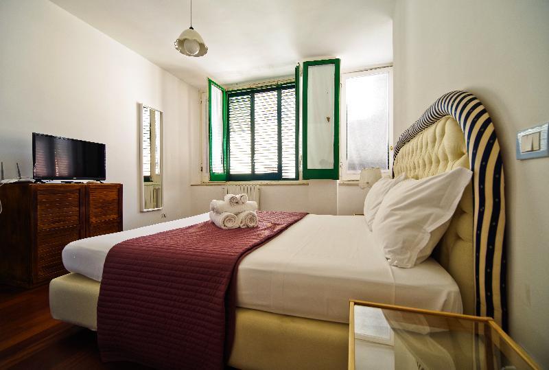 Bed And Travel Apartment Dogana Regia 15 Salerno Dış mekan fotoğraf