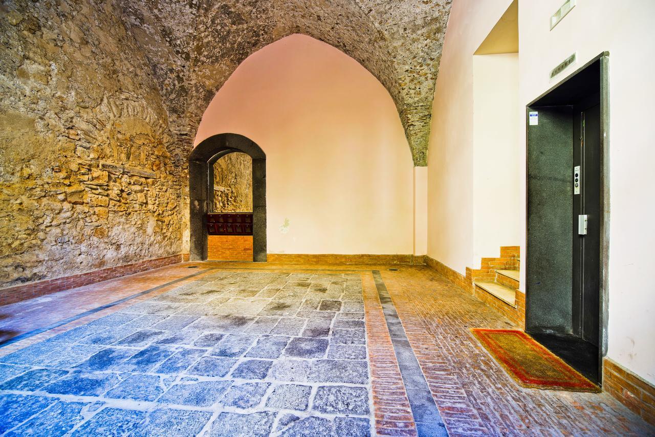 Bed And Travel Apartment Dogana Regia 15 Salerno Dış mekan fotoğraf