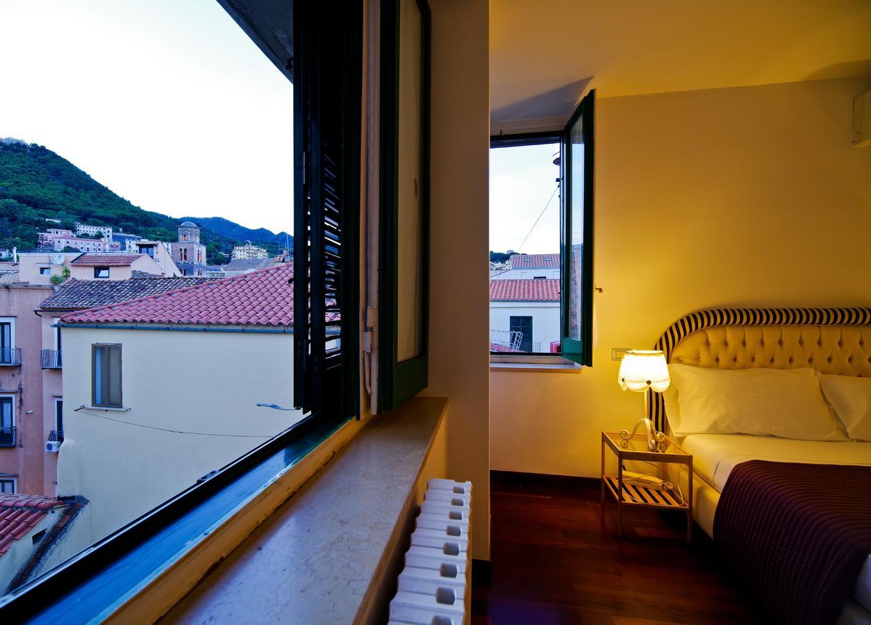 Bed And Travel Apartment Dogana Regia 15 Salerno Dış mekan fotoğraf