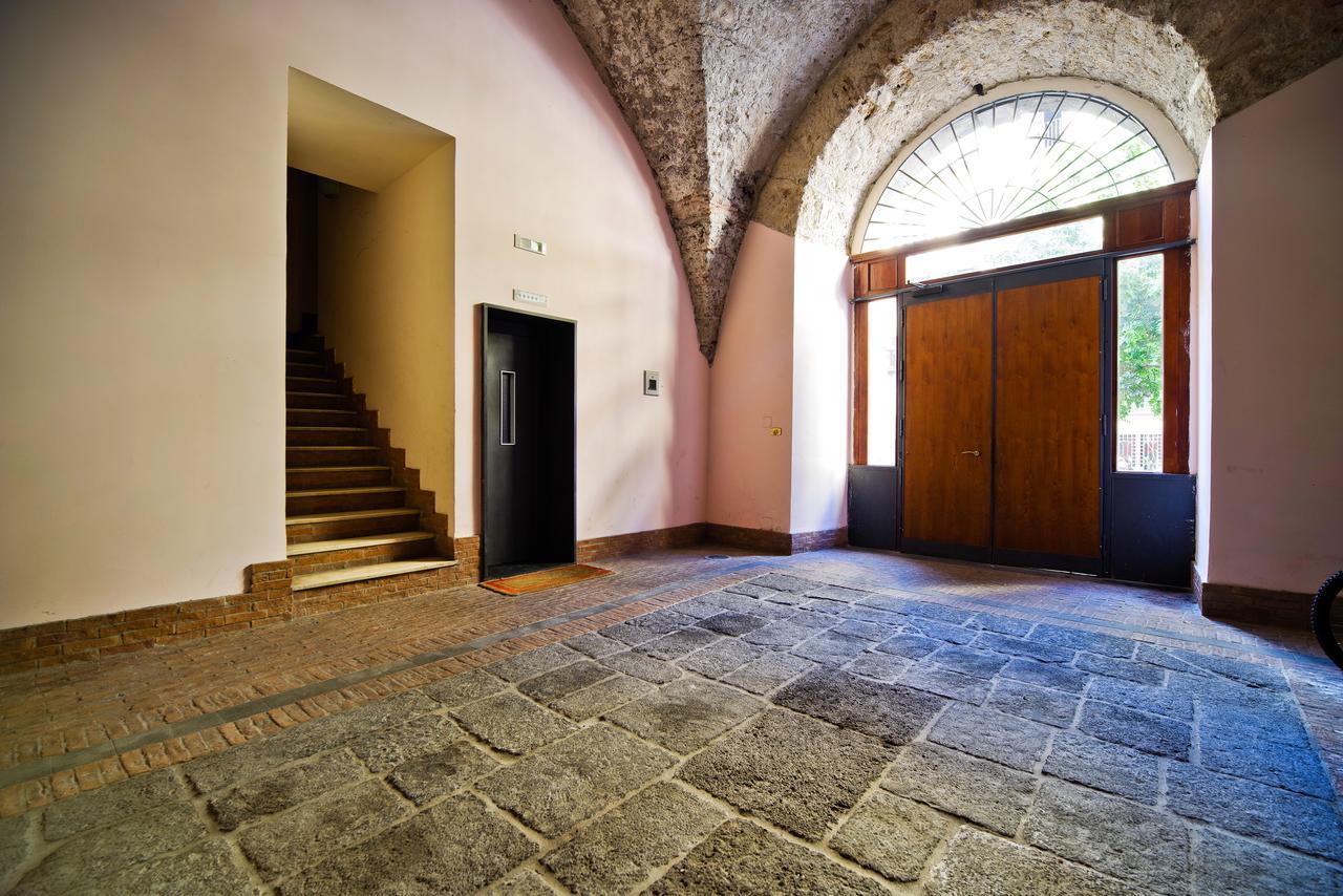 Bed And Travel Apartment Dogana Regia 15 Salerno Dış mekan fotoğraf