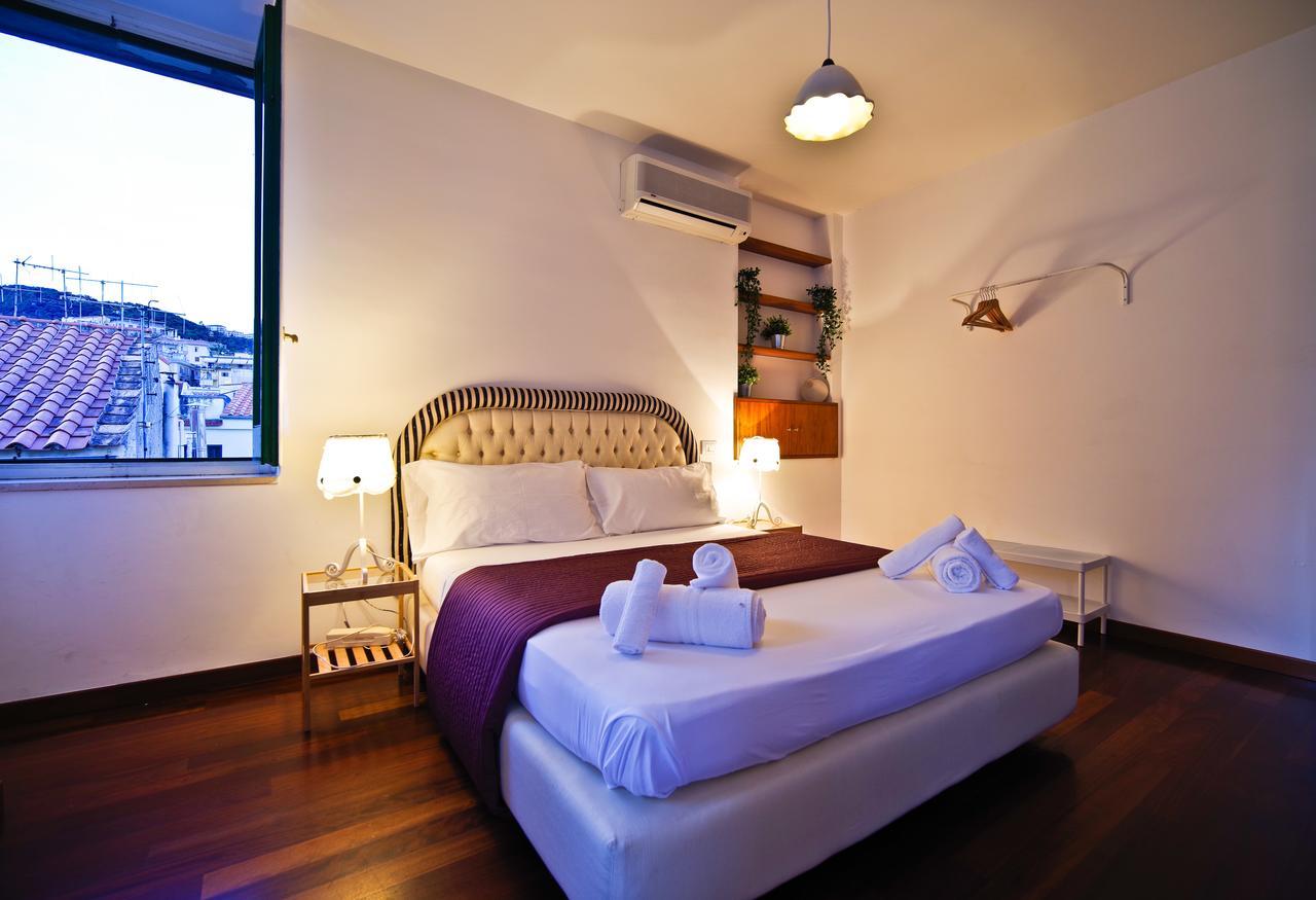 Bed And Travel Apartment Dogana Regia 15 Salerno Dış mekan fotoğraf