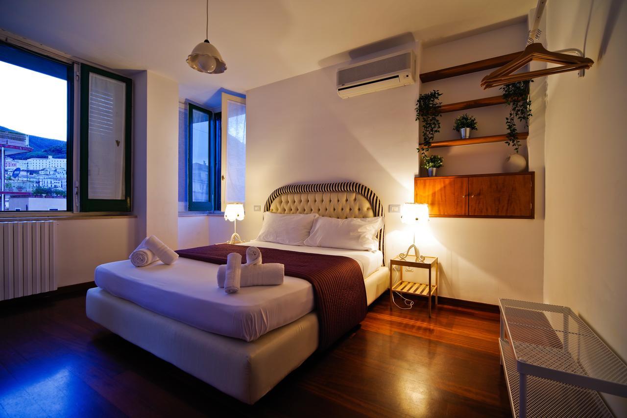 Bed And Travel Apartment Dogana Regia 15 Salerno Dış mekan fotoğraf